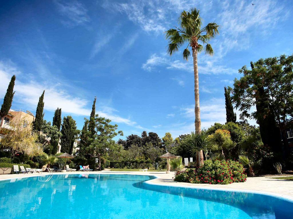 Paradise Gardens Prestige And Lovely Apartment Paphos Exteriör bild