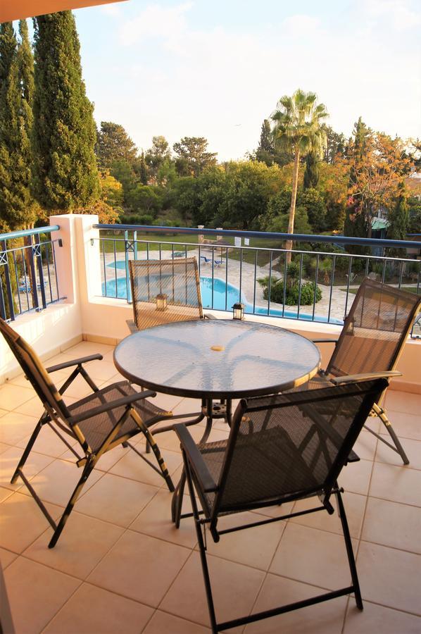 Paradise Gardens Prestige And Lovely Apartment Paphos Exteriör bild