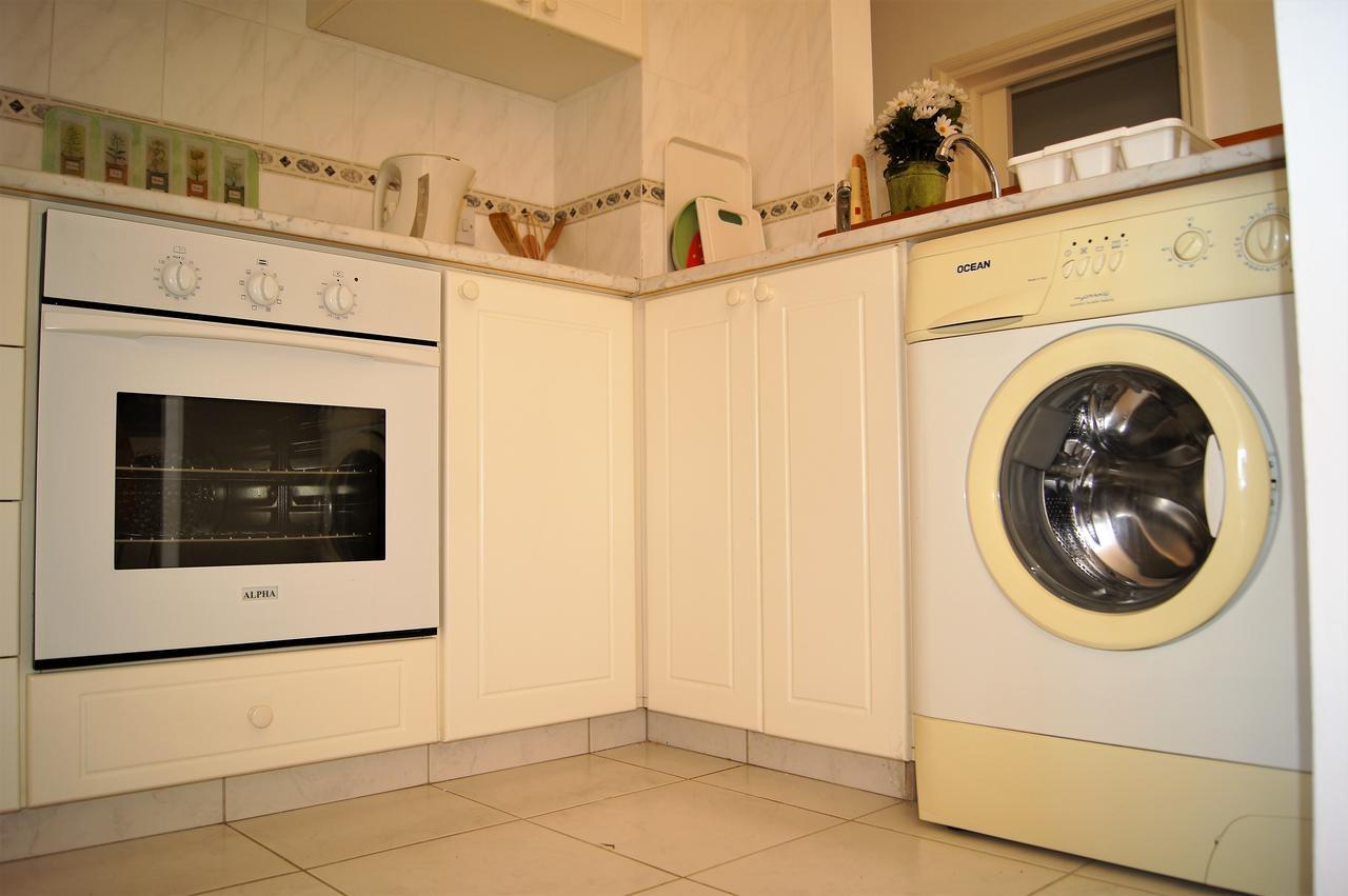 Paradise Gardens Prestige And Lovely Apartment Paphos Exteriör bild